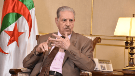 بن خدة جمّد هيئة الأركان