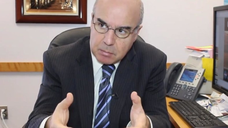 عالم الفيزياء مليكشي يوجه نداء للجزائريين حول لقاح كورونا