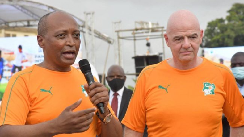 رئيسا الفيفا والكاف يُريدان ذبح الدجاجة التي تبيض الذهب