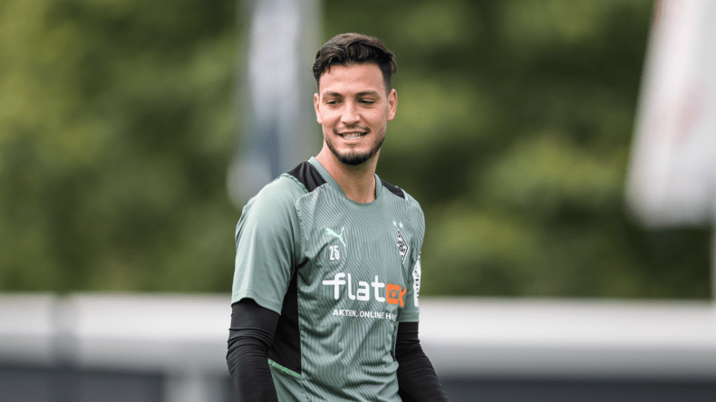 بِالفيديو: سبعيني يُسجّل ويُصاب