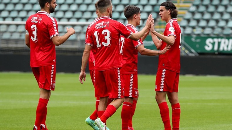 بِالفيديو: ثنائية وهدف خرافي من زروقي