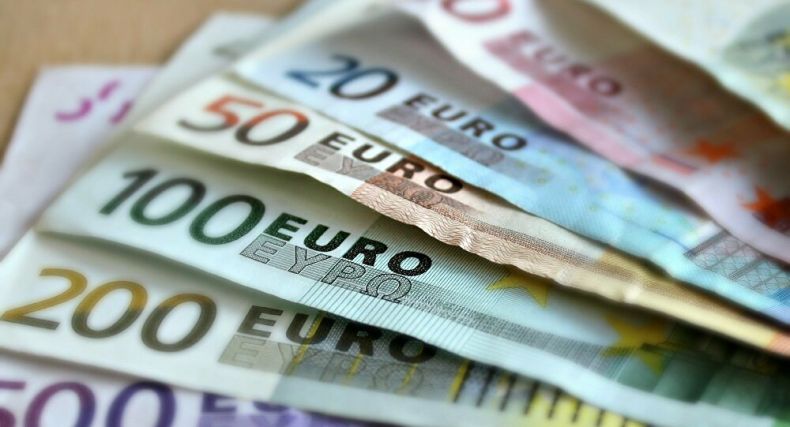 Une femme turque vole 8 millions d’euros: L’Europe entière la traque
