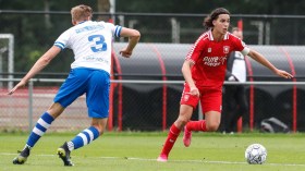 زروقي يحمل شارة القائد