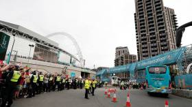 بِالفيديو: الهوليغانز.. أو لمّا يُفسد الصّعاليك عرسا كرويا