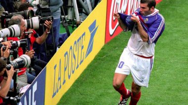 Un maillot de Zidane vendu aux enchères a plus de 100 000 dollars