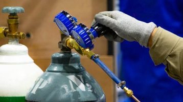 من وراء أزمة الأوكسجين؟