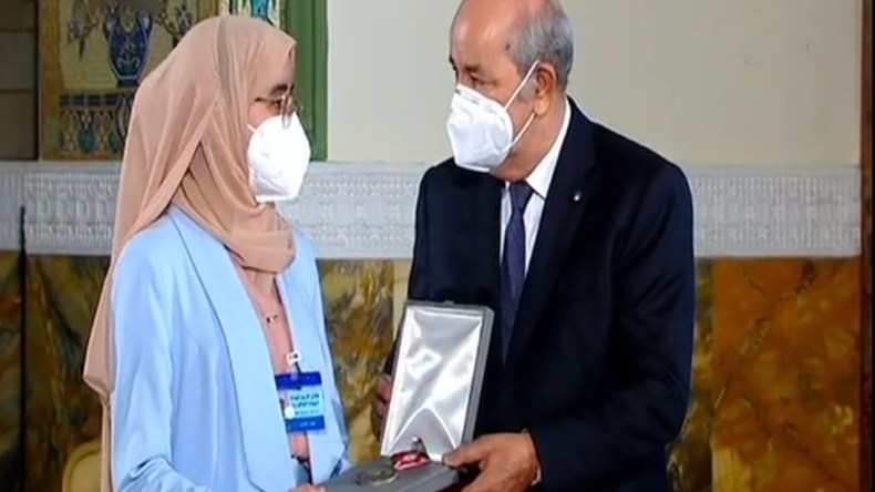 الرئيس تبون يكرم الطلبة المتفوقين في شهادة البكالوريا