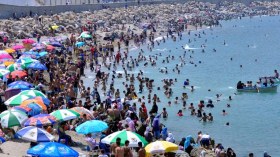 أطفال يهربون من عائلاتهم إلى الشواطئ عبر رحلات خاصة!