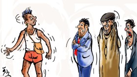 شباب متبرجون يتجولون بأفخاذ مكشوفة.. يعتقدون أن الأمر حرية شخصية