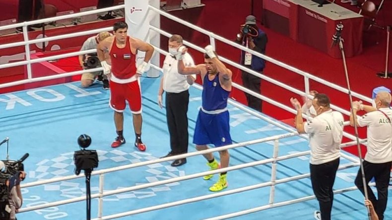 الملاكم بن شبلة يتأهل إلى الدور الثاني في الأولمبياد