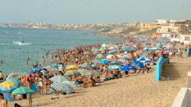 العاصمة..غلق شاطئي موريتي ونادي الصنوبر البحري