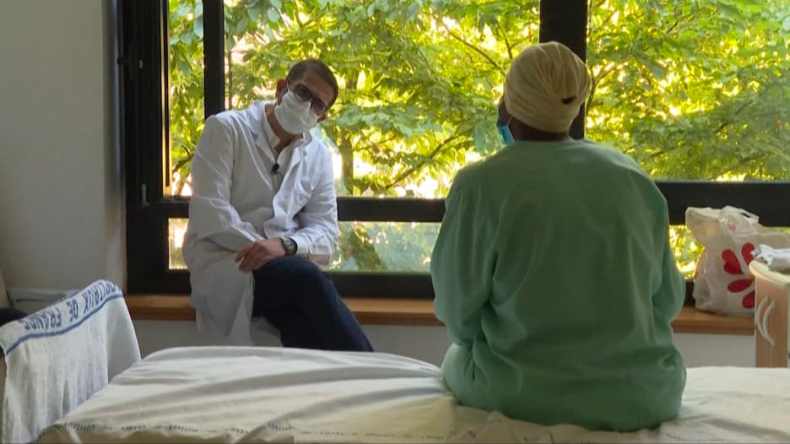 وزارة الصحة تعلن إطلاق مخطط للتكفل النفسي بضحايا كورونا