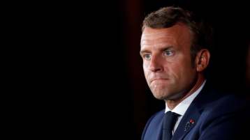 ماكرون يطاول لوبان!