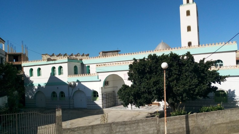 بجاية: إغلاق أول مسجد بسبب عدم احترام تدابير كورونا