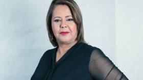 “إعطاء الأولوية للدخلاء على التمثيل يهدر جهد الفنان المبدع ويحد من عطائه”