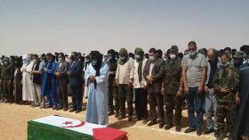 الصحراويون يشيعون جثمان الوزير لحبيب البلال بمقبرة السمارة