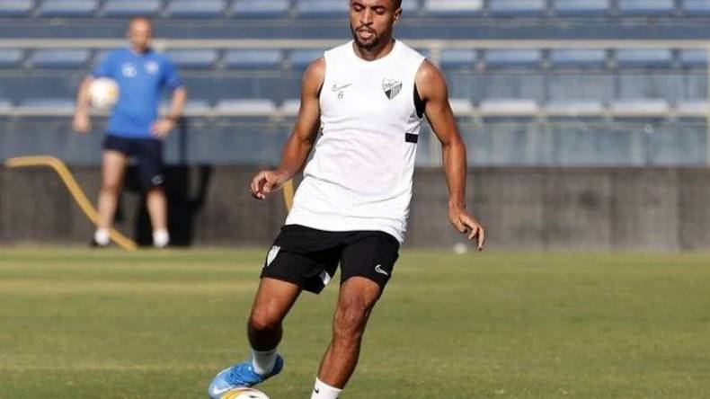 بن خماسة يغادر نادي مالاقا الإسباني