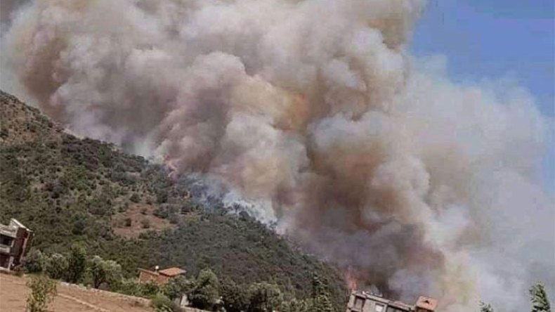 الحرائق تقطع الكهرباء وتسبب ضيق تنفس حاد للمرضى