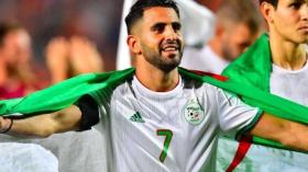 محرز: نسألُ اللهَ أن يحفظَ الجزائرَ