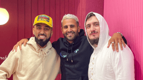 بِالفيديو: بعد كثير من اللّهو.. “العبد الضّعيف” محرز يعود إلى ربّه