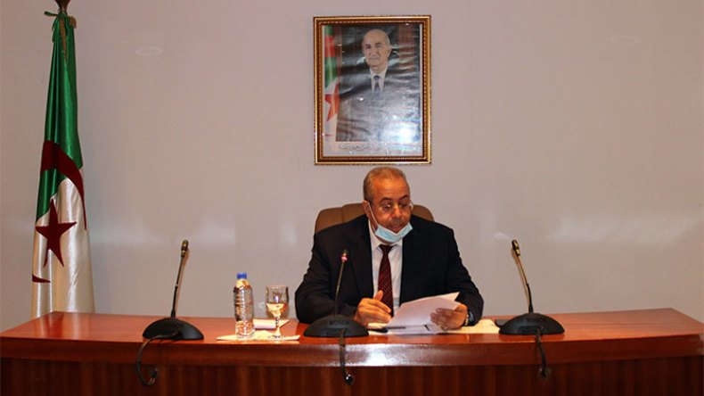 وزير الصناعة مطلوب في البرلمان بسبب أزمة الأوكسجين