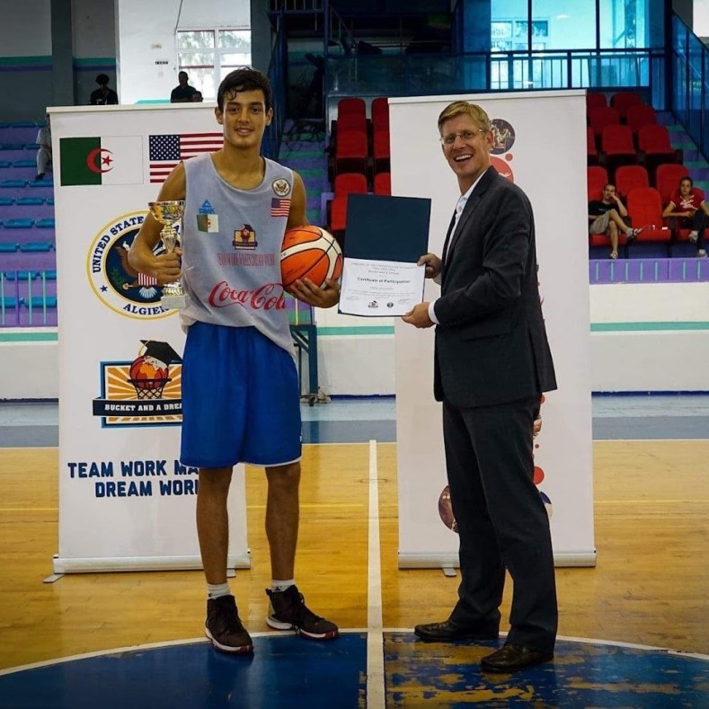 Six étudiants athlètes algériens obtiennent la bourse aux USA