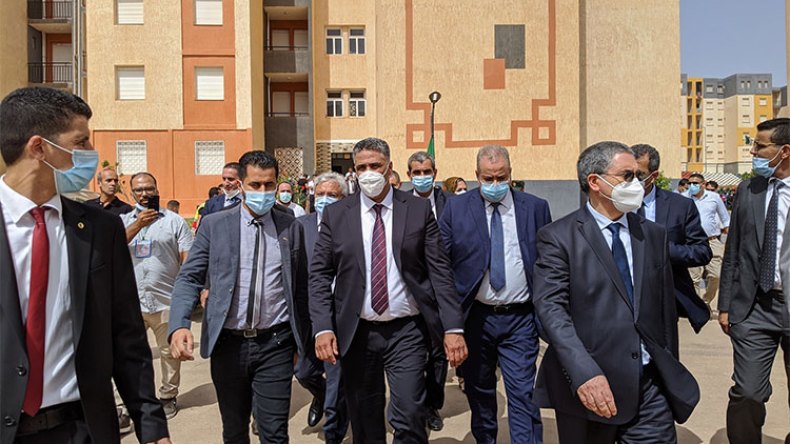 وزير السكن يأمر بالتحقيق في قائمة 400 مسكن بوهران