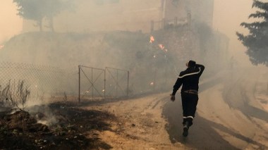 Feux de forêts: Le président Tebboune décrète un deuil national de trois jours