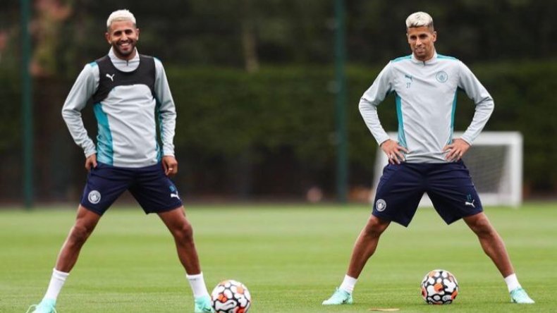 محرز.. لستُ مُنشغلا بِالمنافسة وأمرها لا يُخيفني