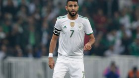 رياض محرز: أرضية ملعب تشاكر كارثية