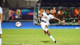 محرز وبن رحمة مُهدّدان بِالغياب عن مُواجهتَي جيبوتي وبوركينا فاسو