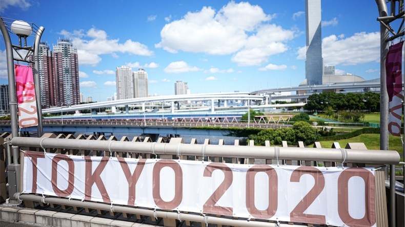 فتح تحقيق.. رياضيون يُنظّمون حفلا على إيقاع رنين كؤوس الخمر!