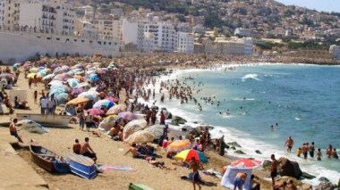 Covid-19: Tebboune ordonne la réouverture des plages en cas de la poursuite du recul des contaminations
