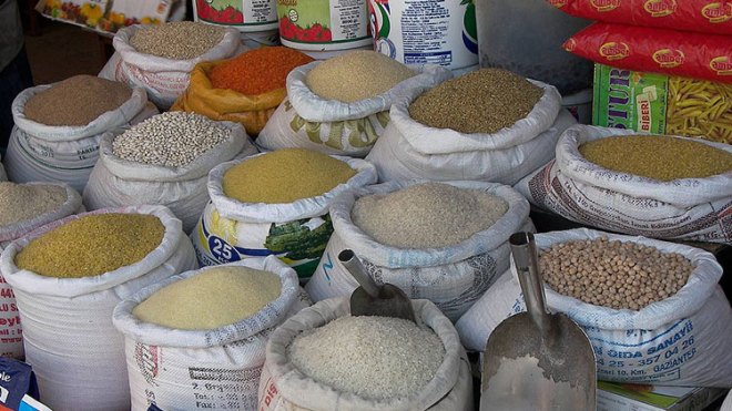 توقيف 05 أشخاص مشتبه بهم في المضاربة بالبذور المدعمة في ولاية أم البواقي