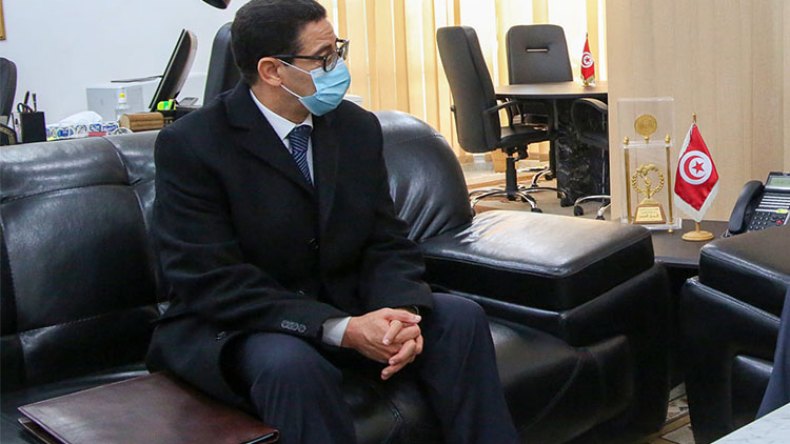 خط بحري تجاري وآخر للسكك الحديدية بين البلدين قريبا