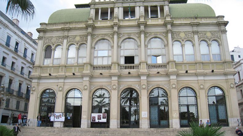 المسرح الوطني يكرم ضحايا كورونا من الفنانين