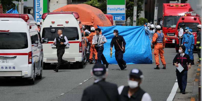Attaque au couteau dans un train à Tokyo: Plusieurs passagers blessés