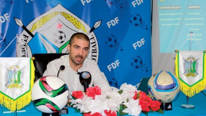 مدرب جيبوتي: الجزائر مكانها مع المنتخبات الخمس الأولى في أوروبا