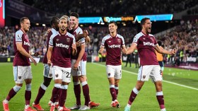 بن رحمة يقود وست هام إلى صدارة “البريمرليغ”