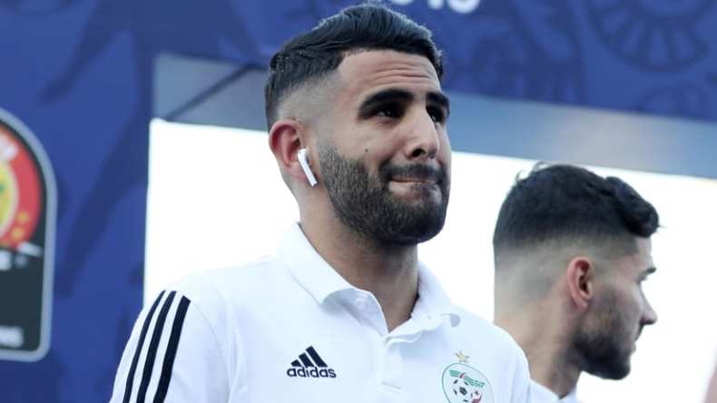 محرز يتعاطف مع ضحايا حرائق ولاية تيزي وزو