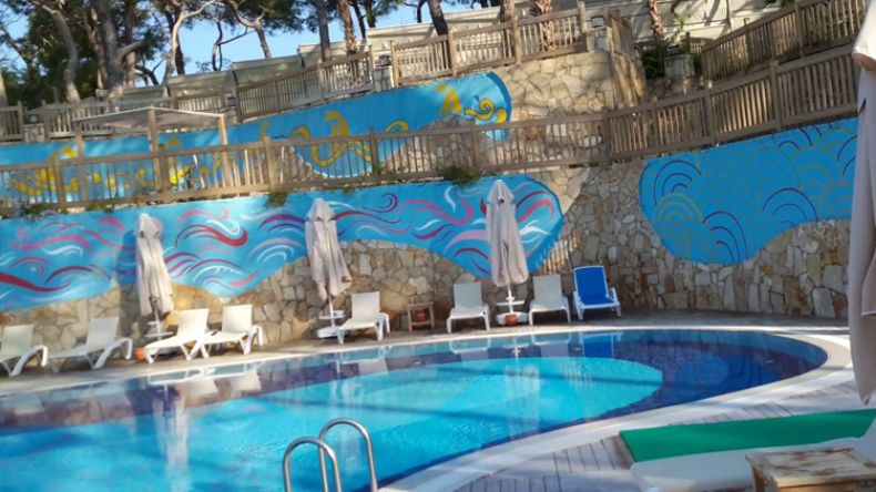 بعد منع الشواطئ.. رواج كراء المسابح والأحواض المائية