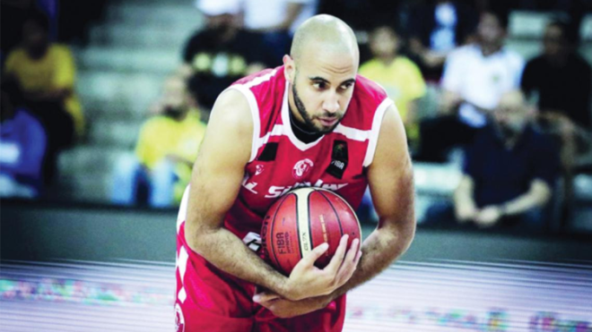 محمد حراث يمدد عقده لموسم واحد مع الفتح السعودي