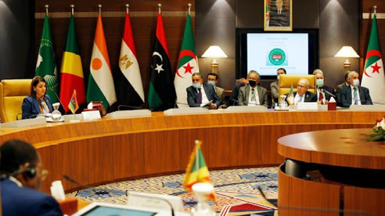 البروفيسور محند برقوق: حل الأزمة الليبة مربوط بوقف التدخلات الأجنبية