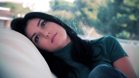 خيانة وغدر الصديق المقرب.. هل تؤثر في العلاقات الاجتماعية للضحية؟