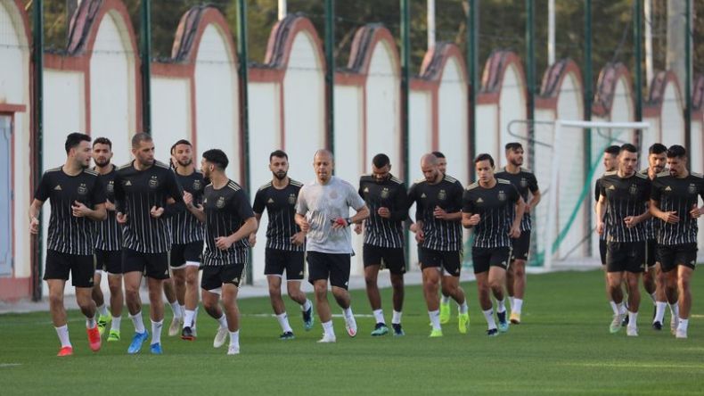 لاعبو “الخضر” يصلون تباعا والأمور الجدية تنطلق..