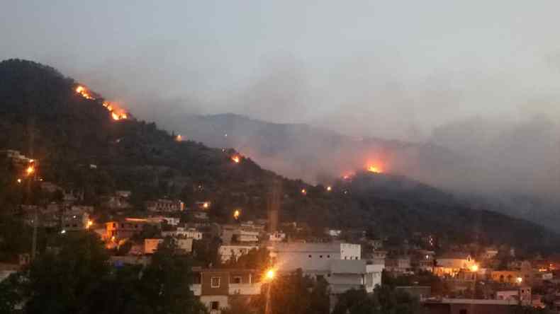 حريق سطارة بجيجل.. قصة رعب خيم على شرق الولاية لستة أيام