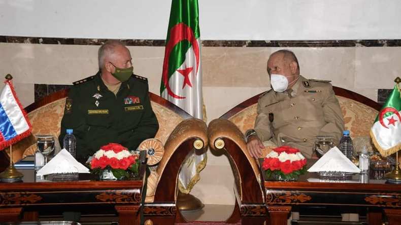 الفريق شنقريحة يستقبل نائب وزير الدفاع الروسي