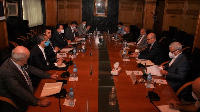 وزير الطاقة يترأس اجتماعا حول مشاريع البرنامج الوطني للطاقات المتجددة