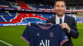 أول مباراة لميسي .. أهدافه في باريس ومستقبل مبابي