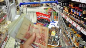 القدرة الشرائية للجزائريين تنهار أمام لهيب الأسعار ..!